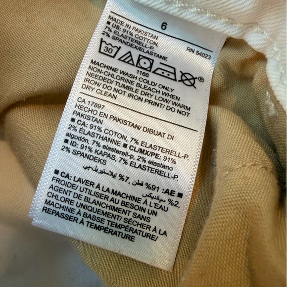 Old Navy Women's Rockstar Skinny Jeans Size 6 - Picture 2 of 4